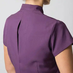 Uniforme de salon de beauté sur mesure en gros, coupe ajustée, manches courtes, uniforme de beauté pour femmes, uniforme de salon de manucure, uniforme de salon de coiffure, uniforme de spa pour femmes - Product Image 3