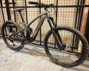 Novedad Original con Descuento para la Venta: TREK TOP FUEL EXE 9.7 de 2023 - Product Image 1