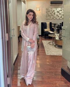 Nueva Colección de Diseñador: Salwar Kameez de Seda Romana para Mujer, Completamente Cosido, de Secado Rápido, Listo para Usar, para Fiestas, Todas las Temporadas - Product Image 5