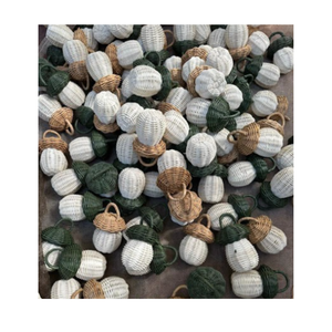 Boule de rotin décorative pour la conception de la maison Boule de rotin tissé à la main du Vietnam boule de rotin naturel pour les espaces intérieurs et extérieurs - Product Image 3