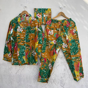 Ensemble de pyjama en coton pour femmes |   Vêtements de nuit confortables pour la maison - Product Image 1