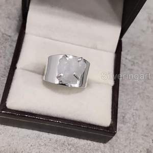 Anillo de Plata de Ley 925 Hecho a Mano con Piedra Lunar Arcoíris Natural, Anillo de Banda Ancha con Piedra de Nacimiento de Junio para Mujer - Product Image 5