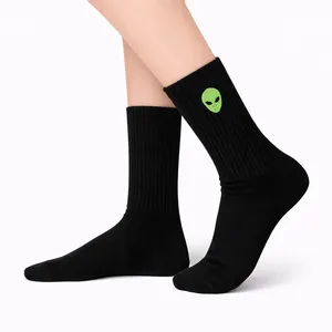 Chaussettes de sport colorées brodées motif spatial jacquard, personnalisables, pour garçons, techniques de sublimation numérique sportives et absorbantes - Product Image 2