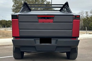 T E s l Cyberr Truck Coupé 2024, Tracción en las Cuatro Ruedas, Bajo Kilometraje, Caja de Cambios Automática, Volante a la Izquierda, Asientos de Cuero Oscuro, Motor Turbo Gasolina/Eléctrico - Product Image 4