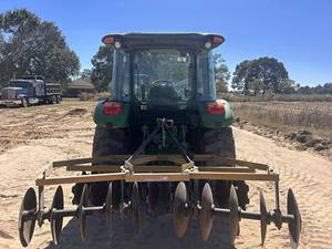 Tractor Usado de 90HP con Motor, Bomba de Engranajes, Rodamientos y Componentes de Motor para Granjas, Año 2016 - Product Image 4