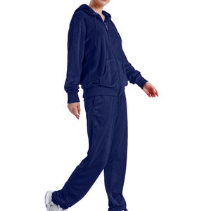 Ensemble sweat à capuche et pantalon de survêtement en velours lourd de fabrication professionnelle survêtement en velours de conception personnalisée pour les femmes - Product Image 4