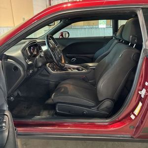 Dodge Challenger SXT RWD 2019 d'occasion en bon état, conduite à gauche, 50 001 à 75 000 miles, norme d'émission Euro III, 5 places - Product Image 3