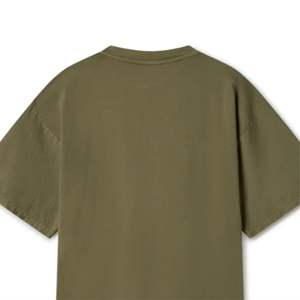 Camiseta extragrande a la moda para hombre con ajuste relajado, ideal para estilos urbanos callejeros y atuendos informales - Product Image 6