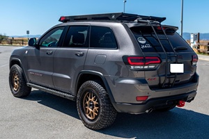 Neat 2021 J-eep Grand Cherokee Trailhawk 4x4 - Product Image 5