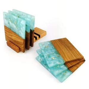 Juego de posavasos de madera y resina hechos a mano, alfombrilla de bebida elegante para café caliente, Bebidas frías y hogar elegante disponible para la venta - Product Image 3