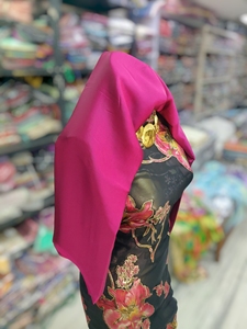Dirac Fransawi noir à fleurs avec châle magenta |   Robe de luxe pour mariage et fêtes somaliennes - Product Image 2