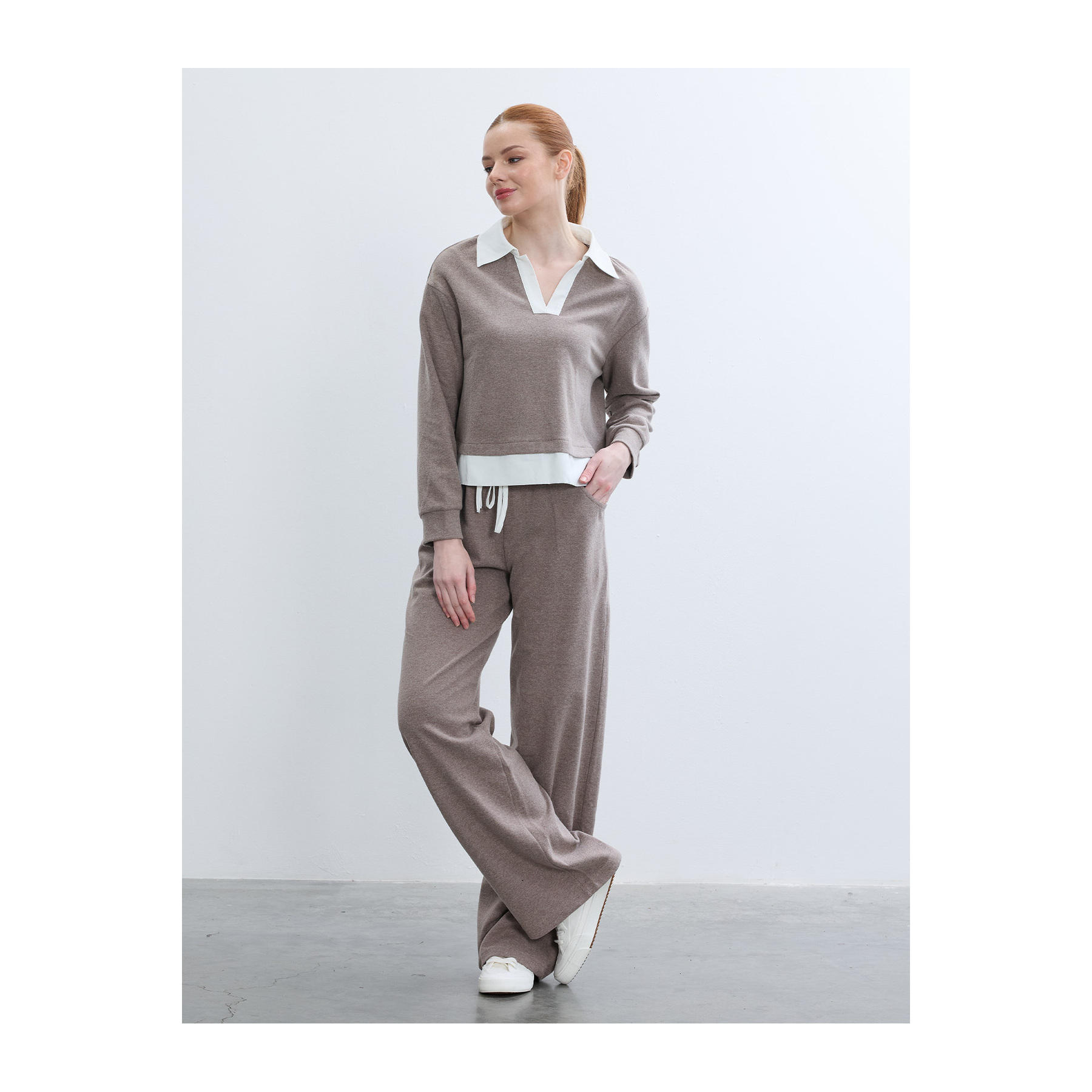 สีน้ำตาลอ่อน