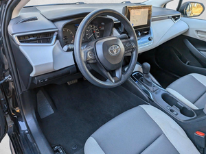 Sedán Usado Certificado de la Mejor Calidad 2024, Modelo LE, Motor de 4 Cilindros, Caja de Cambios CVT, Acabado Negro Medianoche - Product Image 2