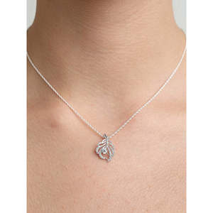 Collar con Colgante Nusa de Plata de Ley 925 CLARA, Diseño de Pluma Geométrica con Forma de Número, Piedra de Diamante, Bañado en Oro y Rodio, Regalo Moderno - Product Image 6