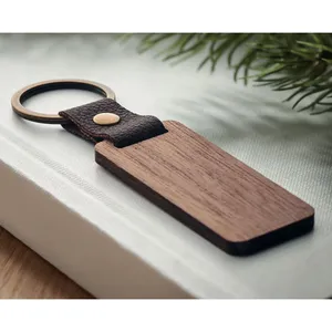 Porte-clés et mousquetons promotionnels en bois de noyer personnalisés NAWKEY pour le merchandising - Product Image 3