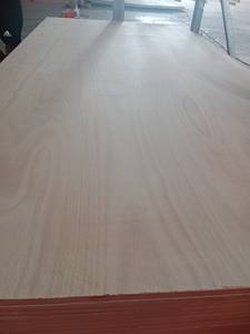 Contreplaqué résistant à l'humidité de 12mm de India Furniture Bois d'acacia lisse pour une utilisation en intérieur Produit durable - Product Image 2