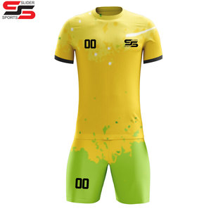 Nouvel uniforme de football imprimé élégant pour la saison 2025 et 26 au tarif de gros bon marché avec vos propres designs et styles du Pakistan - Product Image 1