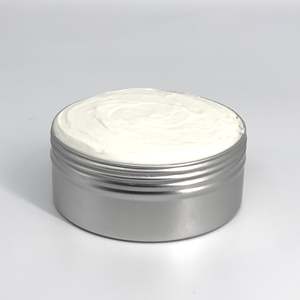 Crème corporelle au beurre de karité sans parfum, enrichie en vitamine C et en lait, pour éclaircir, nourrir et hydrater - Product Image 1