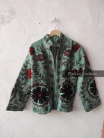 Chaqueta de Mujer Tejida en Terciopelo con Bordado Floral Azul, Ecológica, de Algodón Antiarrugas y Transpirable, Hecha a Mano con Diseño Étnico Suzani