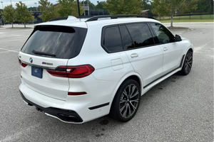 Asequible para Conducir |   CONDUCCIÓN IZQUIERDA |   Volante a la derecha |   2020 B M W X7 M50I - Product Image 3