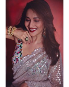 เสื้อไหมผ้าแพรแนวพื้นเมืองแบบดั้งเดิมพร้อมราคาที่ดีเยี่ยมรวมถึงเสื้อสตรีผ้าจอร์เจียแฟนซี - Product Image 2