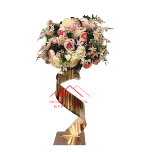 ที่วางแจกันดอกไม้สำหรับงานแต่งงานทำจากโลหะรูปทรงเรขาคณิตสีทองสำหรับงานแต่งงาน - Product Image 2