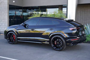 สร้างสรรค์อย่างพิถีพิถัน รถแลมโบร์กินี ยูรัส เอส 4 ประตู เอสยูวี ปี 2024 - Product Image 6