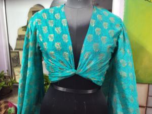 Blusa informal modesta hecha de seda con cuello en V profundo Mangas largas de campana y Top corto con lazo frontal envolvente Suave cómodo y elegante - Product Image 5