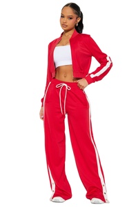 Conjunto Deportivo Personalizado con Pedrería, Pantalones Acampanados y Sudadera con Capucha, Ropa Deportiva Urbana - Product Image 1