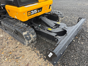NOUVEAU Mini-Excavatrice Compacte JCB 35Z-1 d'Occasion de Haute Qualité, Performances Robustes, Moteur CAMC, Système Hydraulique HYDAC, Godet sur Roues À VENDRE - Product Image 6