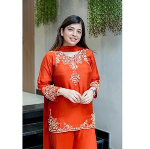 Vente flash : Ensemble Kurta Palazzo traditionnel indien pour fiançailles, réceptions et célébrations festives, disponible à la vente - Product Image 1