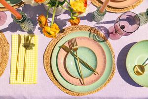 Ensemble d'assiettes en céramique bleu océan, finition artistique émaillée, design empilable, choix durable pour une présentation de table élégante - Product Image 3