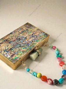 Sac à main de soirée de luxe fait main pour femmes, confectionné à partir de matériaux naturels avec un cadre en laiton de qualité supérieure pour les fêtes et les mariages - Product Image 5