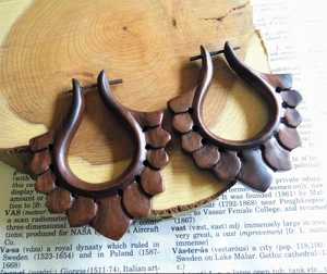Pendientes de joyería de madera de nogal - Product Image 2