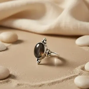 Anillo de Plata de Ley 925 para Mujer con Gema de Corte Ovalado, Elegante, Duradero y Atemporal - Product Image 3