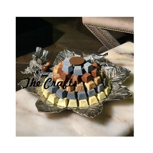 Bol à chocolats de dessert au design admirable en aluminium doré poli, pour servir des bonbons, pour la maison, l'hôtel - Product Image 2