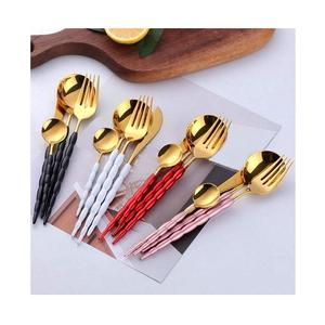 Juego de cubiertos de diseño clásico con juego de cubiertos de cocina de calidad superior para servir y comer a un precio aceptable - Product Image 1