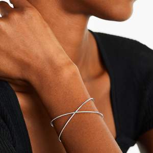 Criss Cross Multi-Cut Diamond <b>Fashion</b> <b>Cuff</b> <b>Bracelet</b> in 18KT Solid Gold with Multiple Tones - Product Image 2