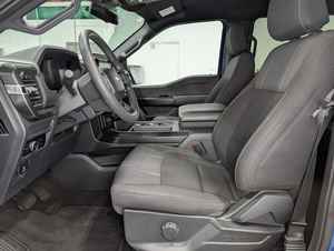 Ford F-150 STX 4WD Crew Cab Pickup 2024, motor EcoBoost V6 de 2.7L, produce 325 caballos de fuerza y 400 lb-pie de torque - Product Image 5