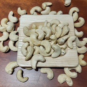 Cambodia Cashew Kernels W320 Fresh Natural Quality 100% Organic for Global Food Manufacturing Markets - Product Image 3