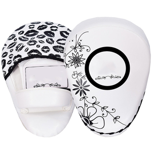 MMA Maui Thai Mitts Almohadillas de boxeo Logotipo personalizado Perforación MMA Gear Focus Pads Almohadilla de patada de cuero original - Product Image 1