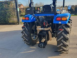 Tractor de Ruedas SOLIS S50 de 50 HP 4WD AUTOMÁTICO con CABINA DE CARGA, Motor, Caja de Cambios, Rodamientos, IOT - Product Image 3