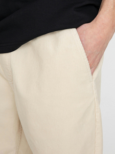 Nouveauté Shorts d'été pour hommes Impression de logo personnalisée en relief Shorts décontractés pour homme Shorts multi-poches personnalisés pour homme - Product Image 3