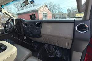 Camioneta de Remolque Usada en Buen Estado, Ford F-550 Super Duty XLT 2008, Cabina Simple, 4x4, 30300 Millas, Transmisión Manual de 6 Velocidades, Motor Turbodiésel V8, Plataforma Plana - Product Image 4