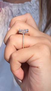 แหวนหมั้นเพชรที่เปล่งประกายเปล่งประกายแวววาว14Kt โกลด์ IGI การตั้งค่ารัศมีหรูหราทันสมัยปรับแต่งได้ตามต้องการสำหรับเป็นของขวัญในห้องปฏิบัติการ - Product Image 5