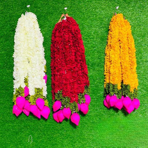 Colgantes de guirnalda de flores de caléndula y Jazmín de pétalos de rosa perfectos para el escenario del templo de la boda india Diwali y Haldi Decor (1 pieza) - Product Image 1