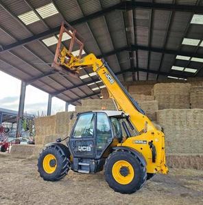 Tracteur agricole J/CB 535-95 Agri Super, 9,5 m, charge nominale de 3,5 tonnes, 4 roues motrices, moteur diesel 21 CV, capacité de charge agricole - Product Image 1