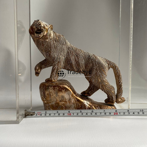 Tradebyd, escultura de fundición de Metal de lujo, decoración artística hecha a mano para sala de estar y oficina - Product Image 4