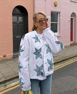 Chaqueta Acolchada para Mujer de Manga Larga, Nueva Llegada de Fábrica, Chaqueta Acolchada Personalizada al por Mayor - Product Image 2