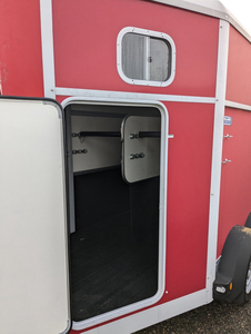 Horse Box <b>Trailer</b> 2 Horses Aluminum / Fiberglass composite Electric / hydraulic braking system - Product Image 2